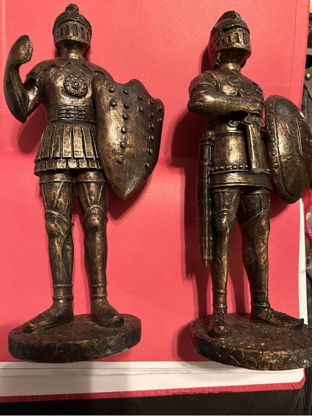 2pc Metal Knight Figurines on Bases w/ Shields Antique Bronze Finish Unboxed
